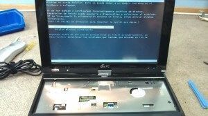 Portátil Asus EeePc Touch pantalla girada no se ve nada