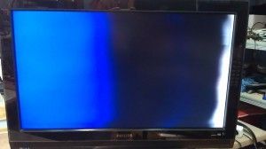 IMAG0126 Philips 37PFL7662 mitad de pantalla negra