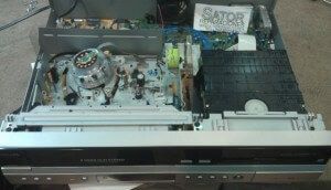 Dvd VHS Philips Dvdr3430 no sale la bandeja
