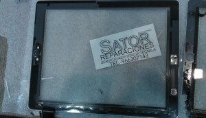 Reparación pantalla táctil rota iPad 2 negra 