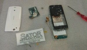 Móvil Sony Xperia mt11i usb roto