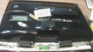 Tv Lcd Samsung T240Hd sube de volumen sola