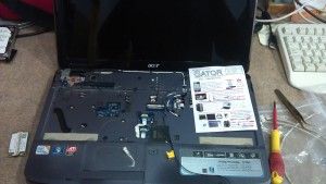 Portátil Acer Aspire 5338 Conector de carga quemado