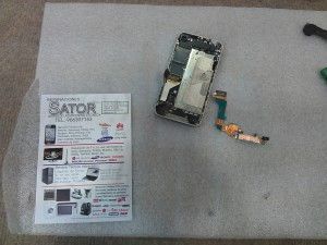 Iphone 4s cambiar conector alimentacion, no carga