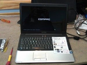 Cambio de pantalla led a portátil Compaq Presario CQ61