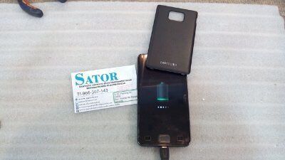 Samsung i9100 no se ve nada, se enciende pero parece que no funciona.