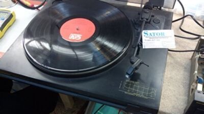 Tocadiscos Marantz tt151 no gira el disco