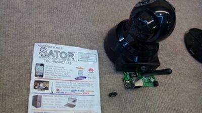 Cámara webcam conector alimentación roto