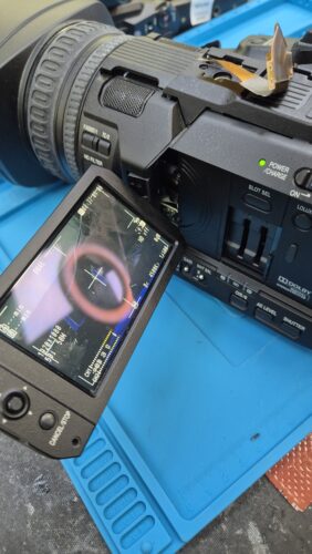 Reparación de pantalla LCD en cámara JVC HM360 en Sator Electrónica 